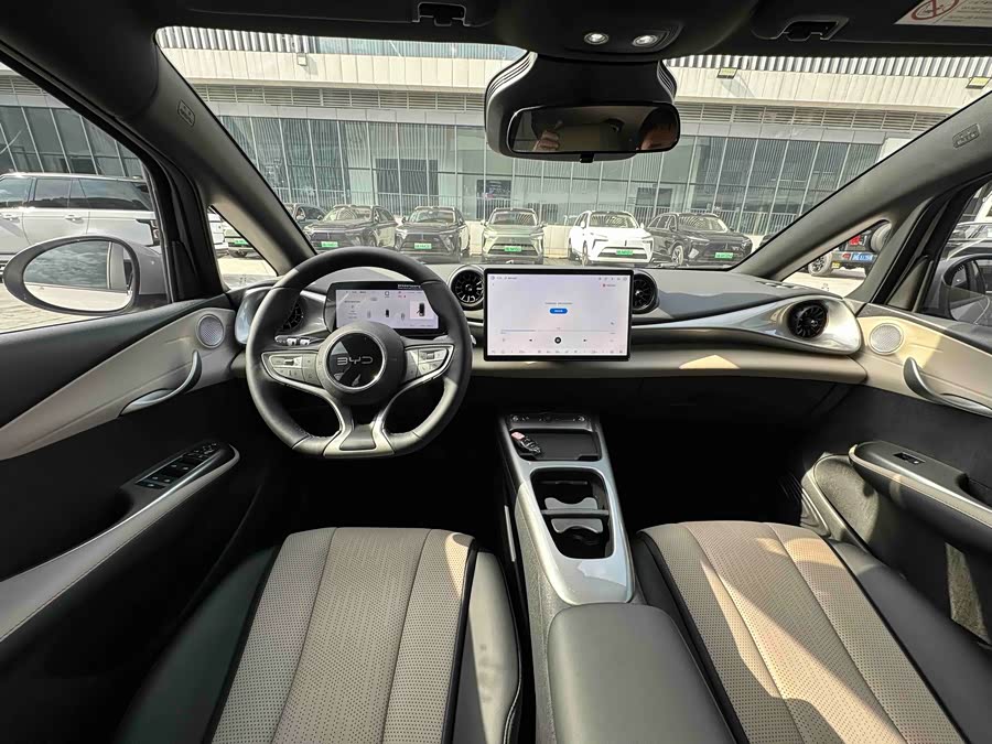 BYD Dolphin 2025 صورة سيارة #11