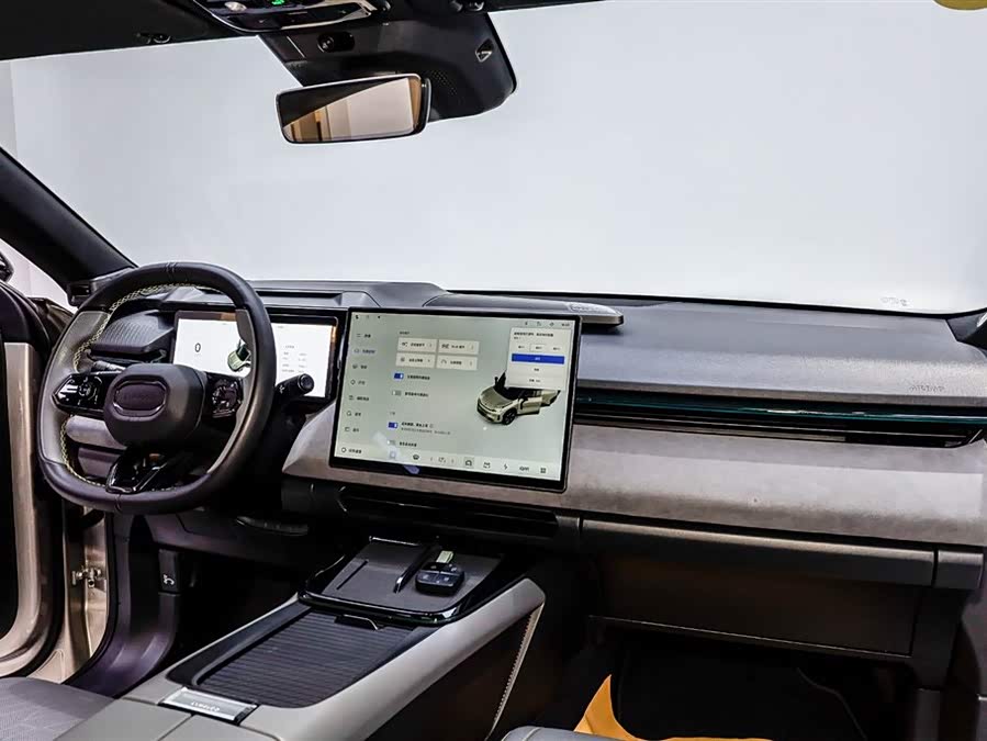Lynk & Co 08 EM-P 2024 car image #11