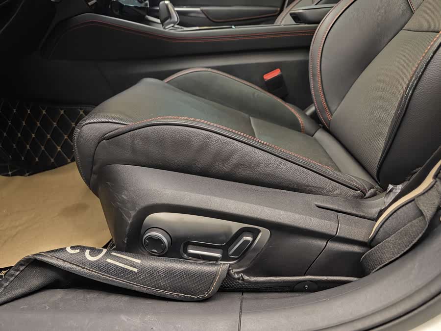 Lynk & Co 02 2019 #11 Lynk & Co 02 2019 car image #11