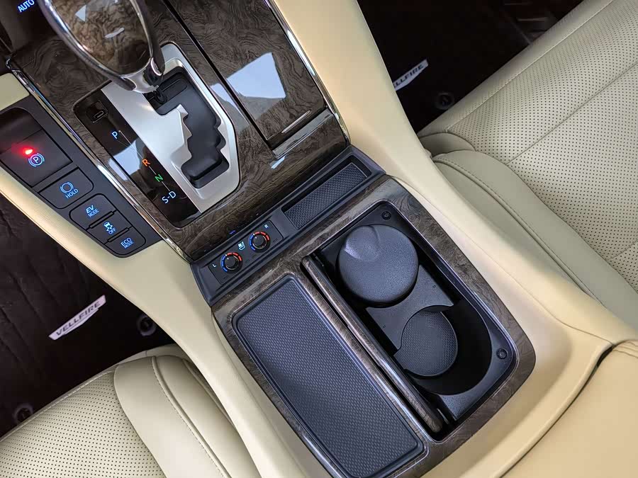 Toyota Vellfire 2022 car image #11