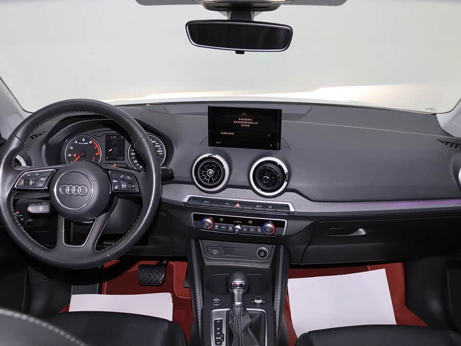 Audi Q2L 2022 car image #11