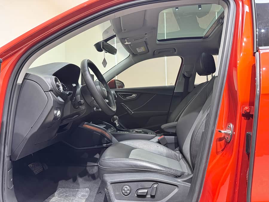 Audi Q2L 2020 صورة سيارة #11