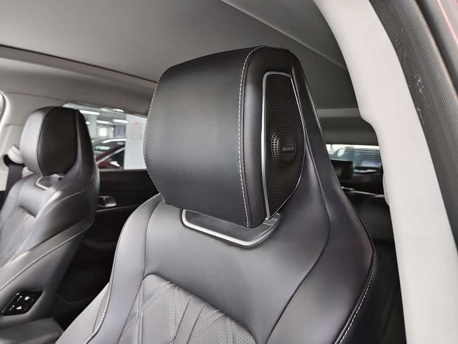 Changan UNI-K iDD 2023 car image #11