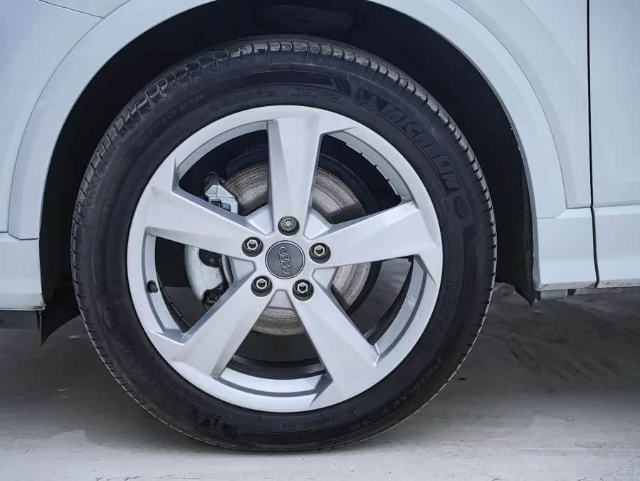 Audi Q2L 2021 immagine di auto #11