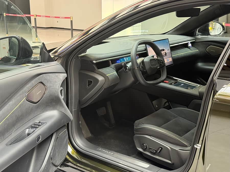 Lynk & Co 10 EM-P 2025 car image #11
