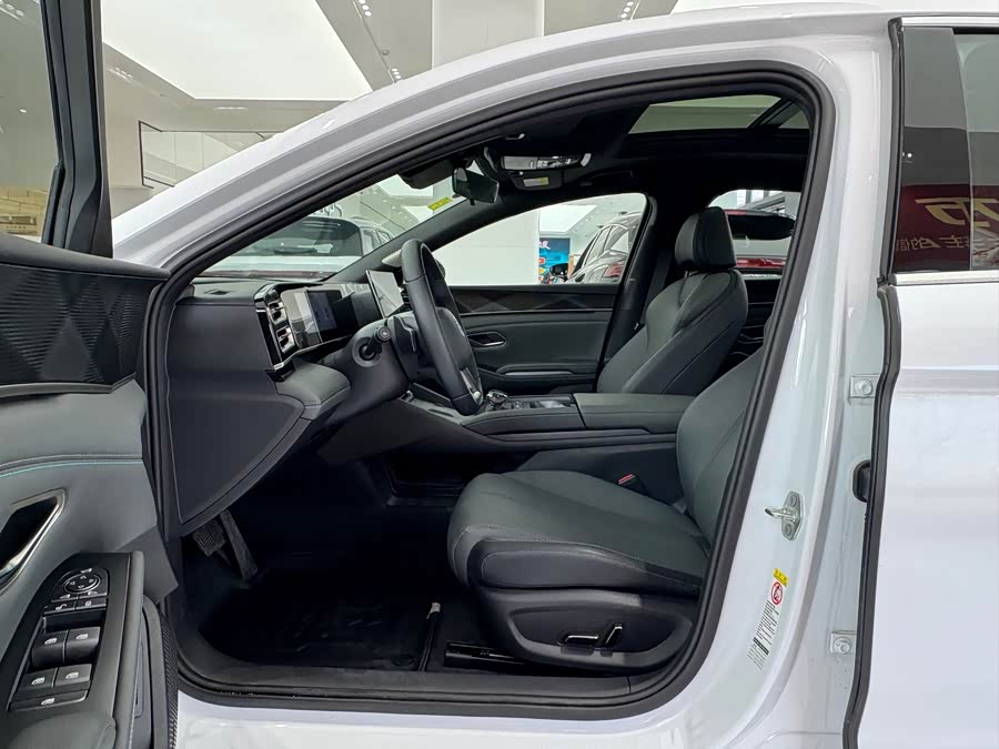 BYD Qin L 2025 car image #11