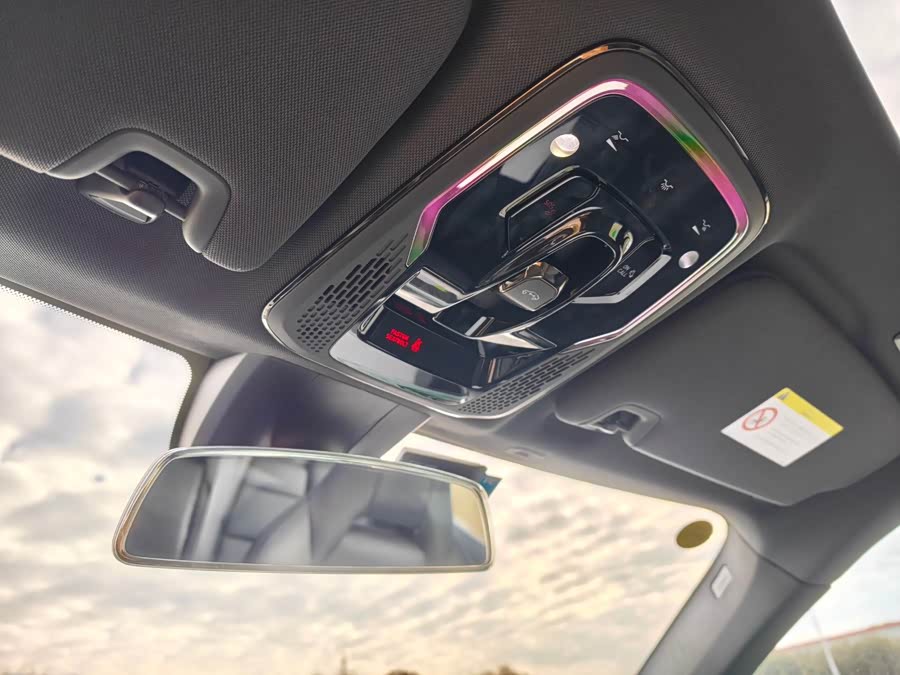 Lynk & Co 01 EM-P 2023 car image #11