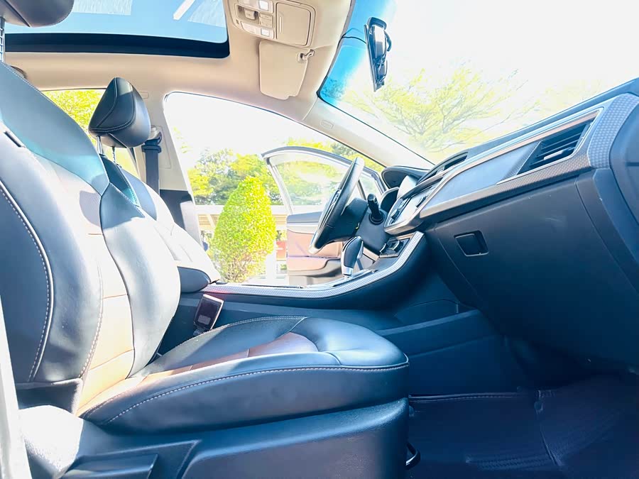 GEELY Emgrand GS 2017 car image #11
