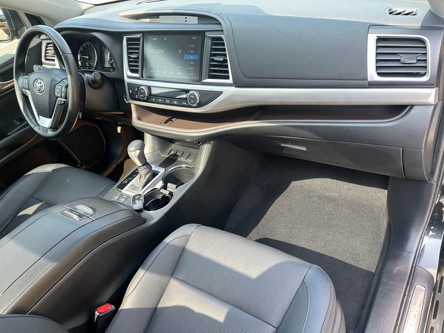 Toyota Highlander 2021 car image #11