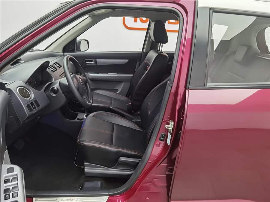 Suzuki Swift 2017 car image #11