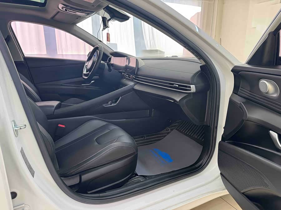 Hyundai Elantra 2021 immagine di auto #11