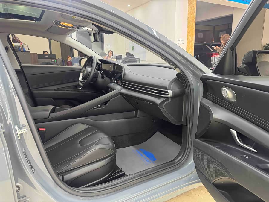 Hyundai Elantra 2022 immagine di auto #11