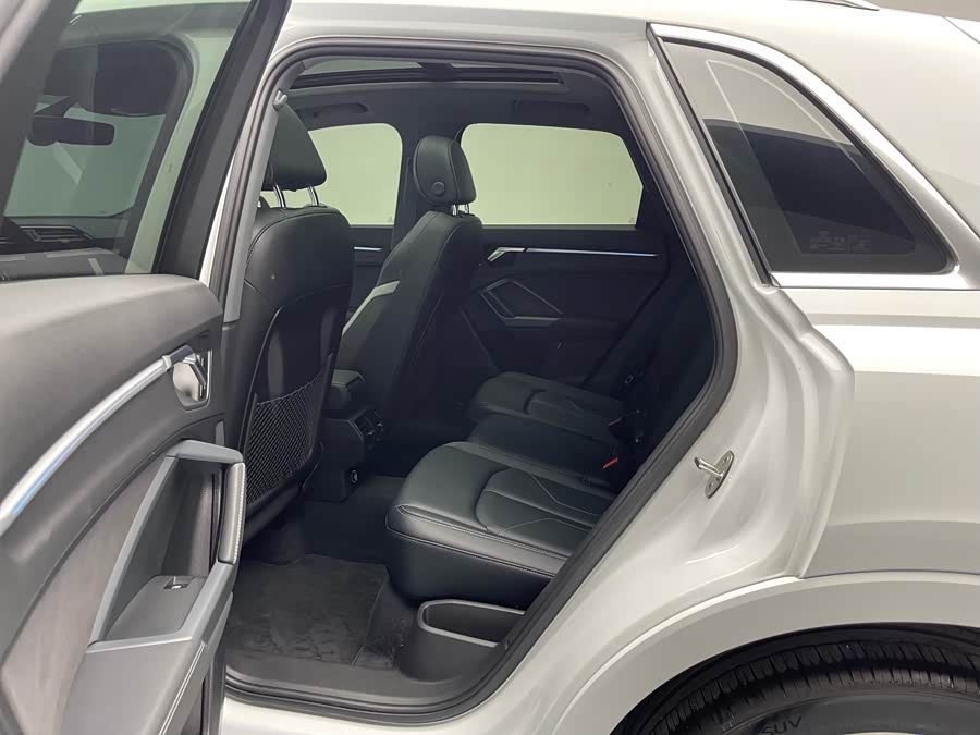 Audi Q3 2023 car image #11