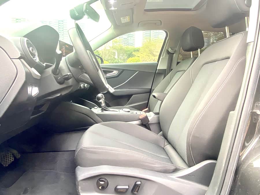 Audi Q2L 2021 صورة سيارة #11