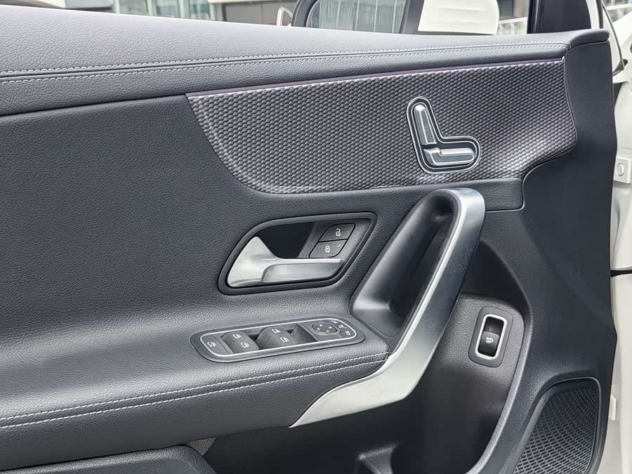 Mercedes-Benz A Class 2023 immagine di auto #11