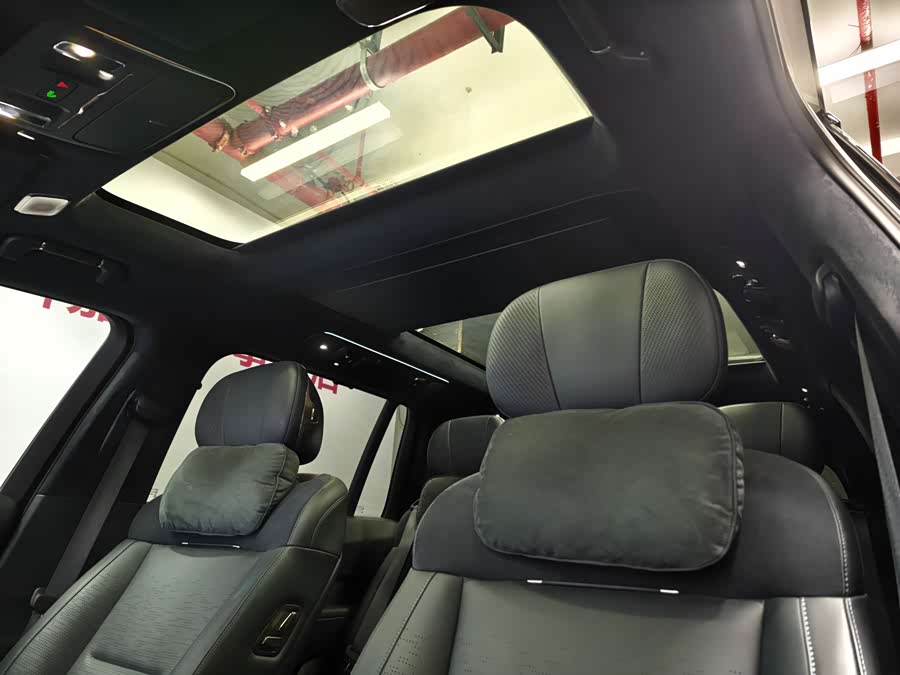 Lynk & Co 900 2025 car image #11