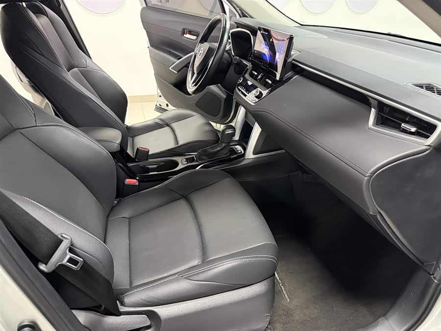 Toyota Frontlander 2023 car image #11