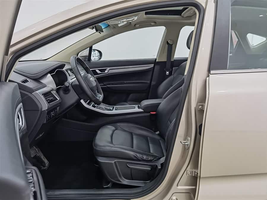 GEELY Emgrand GS 2020 car image #11