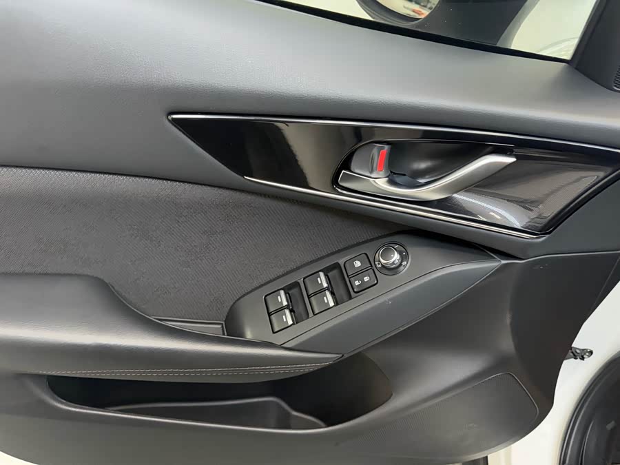 Mazda CX-4 2023 car image #11