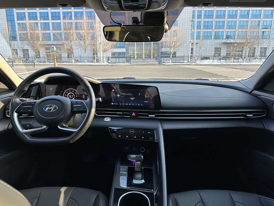 Hyundai Elantra 2021 immagine di auto #11