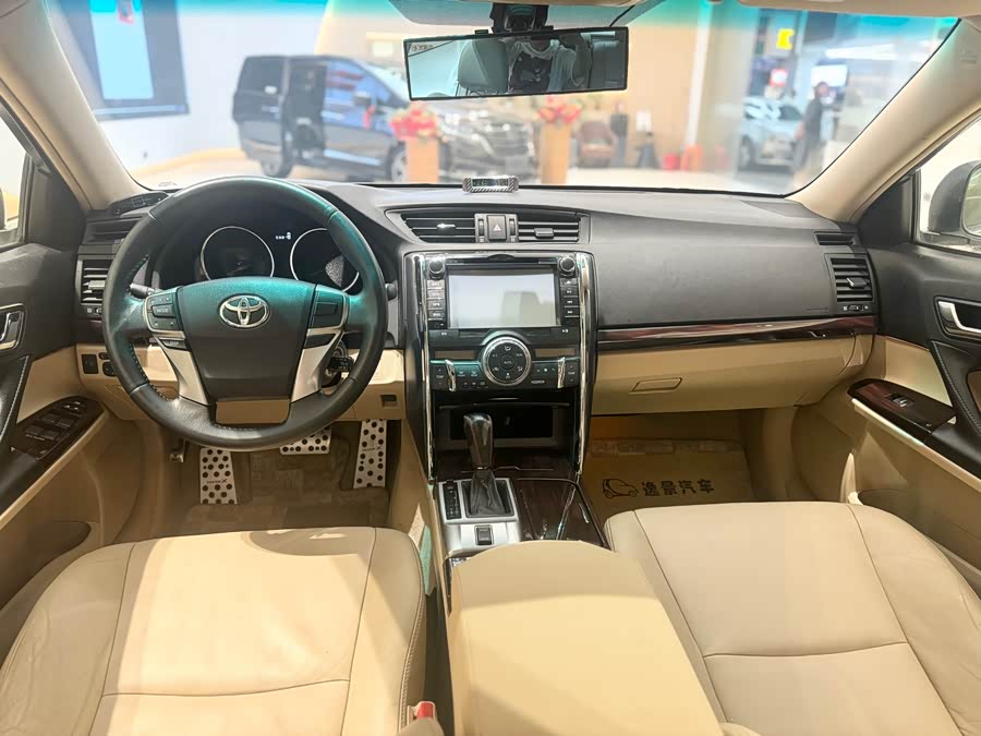 Toyota Reiz 2013 immagine di auto #11