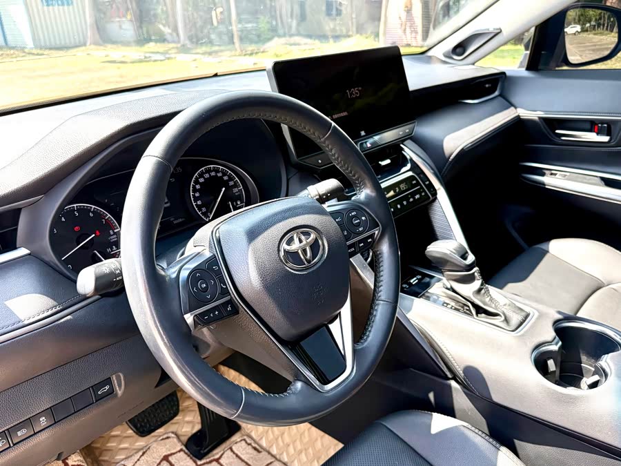 Toyota Venza 2023 car image #11