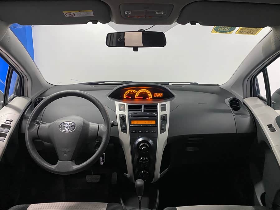 Yaris 2012 immagine di auto #11