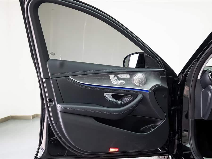 Mercedes-Benz E Class 2023 car image #11