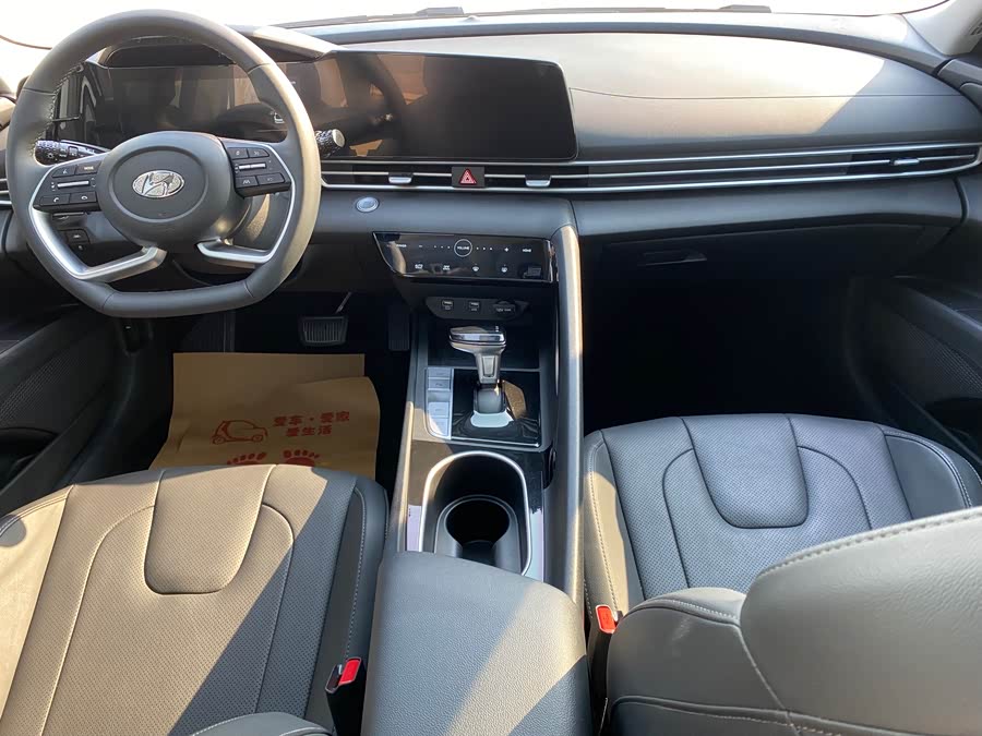 Hyundai Elantra 2022 car image #11