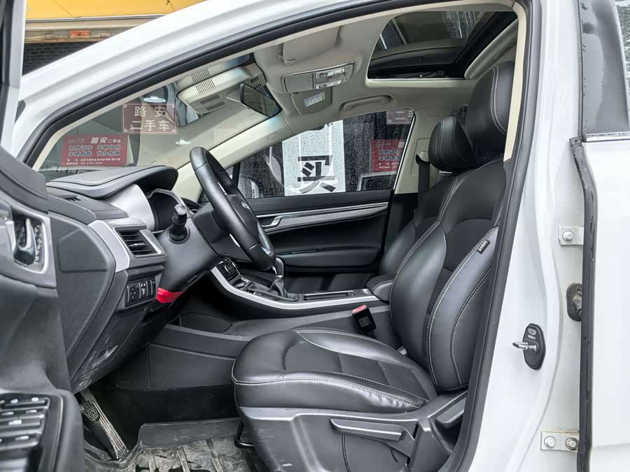 GEELY Emgrand GS 2019 car image #11