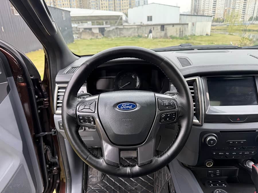 Ford Everest 2018 car image #11