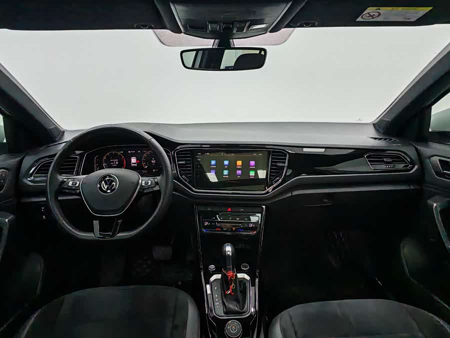 Volkswagen T-Roc 2021 car image #11