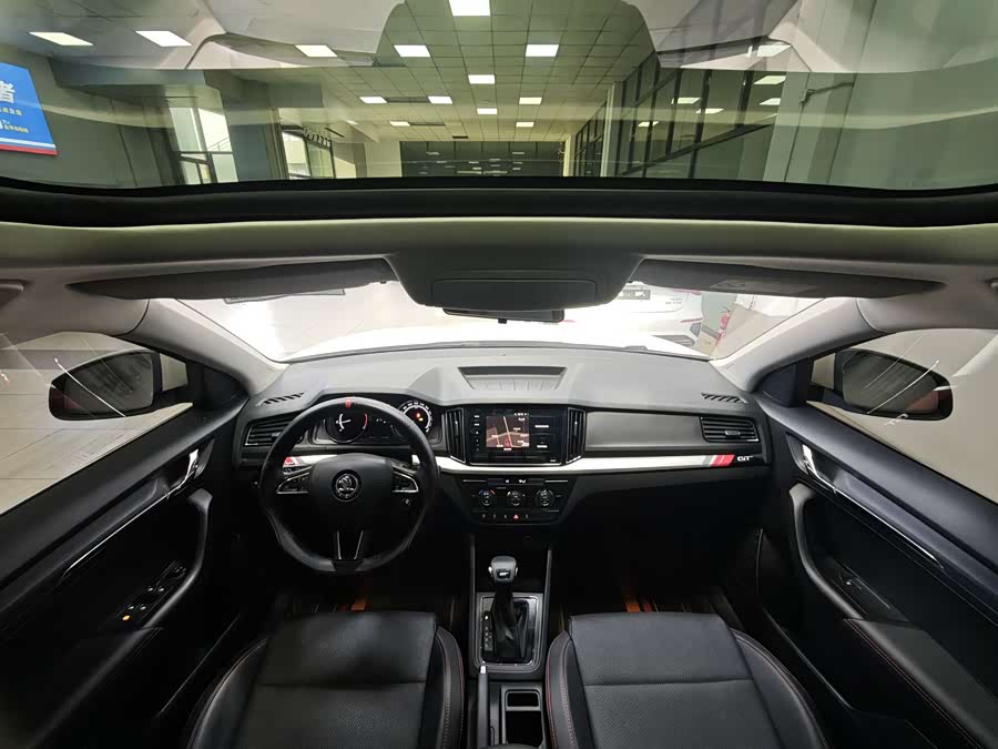 Skoda Kamiq 2020 car image #11