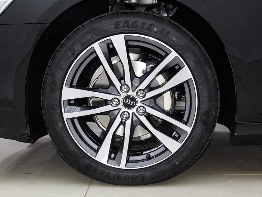 Audi A6L 2025 #11 Audi A6L 2025 car image #11