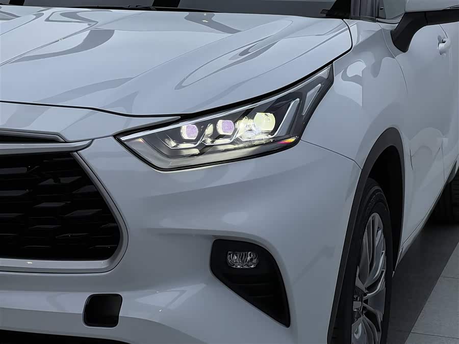 Toyota Highlander 2026 car image #11