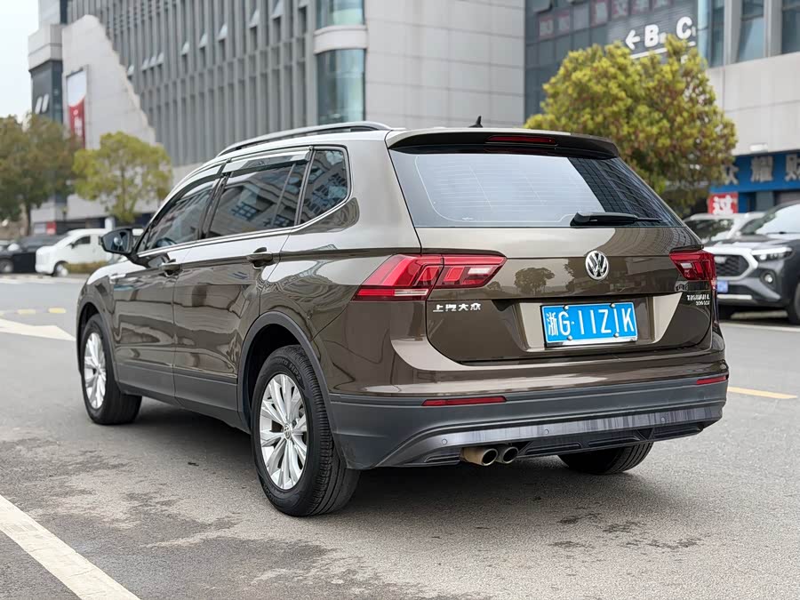 Volkswagen Tiguan L 2017 imagen de coche #11