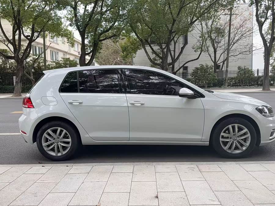Volkswagen Golf 2015 car image #11