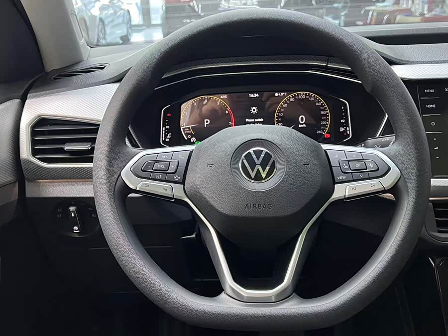 Volkswagen Tacqua 2022 car image #11