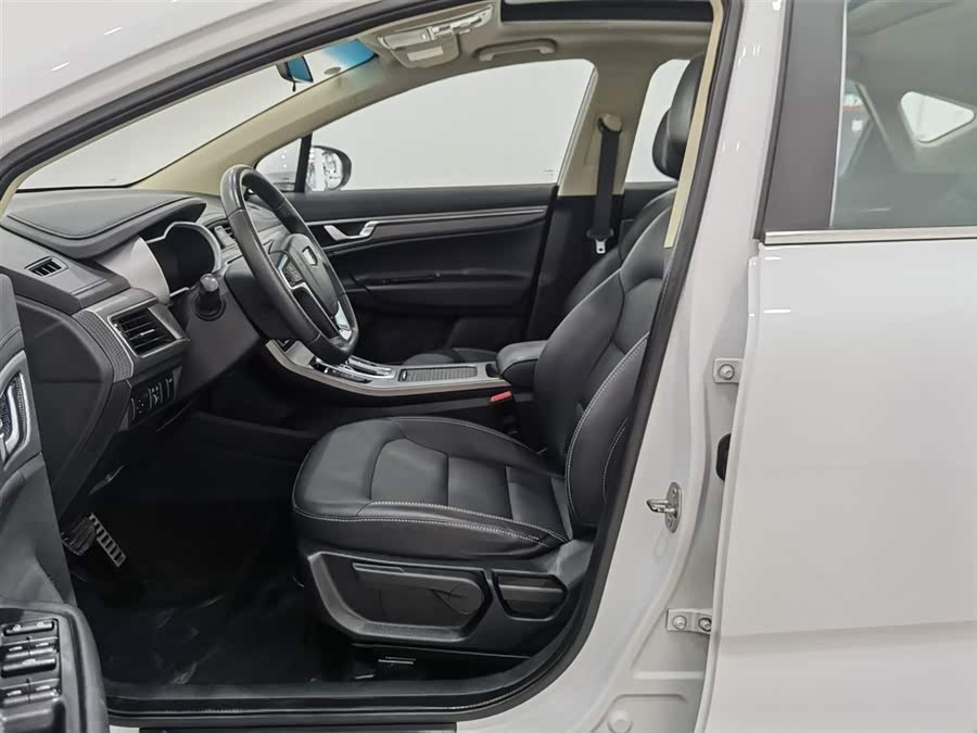 GEELY Emgrand GS 2018 car image #11