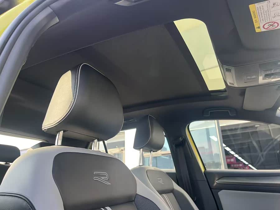 Volkswagen T-Roc 2023 car image #11