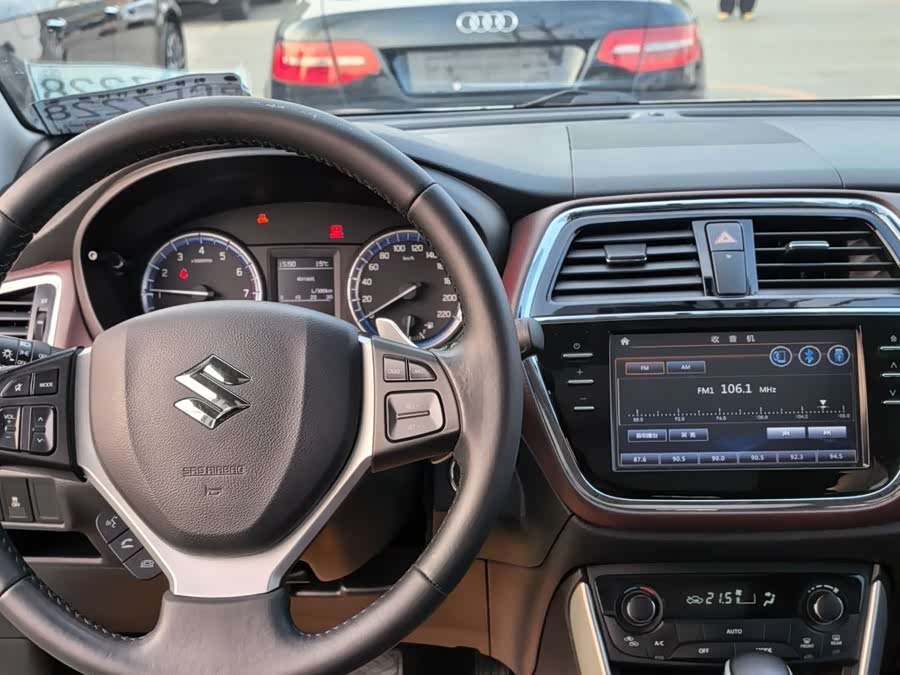 Suzuki SX4 S-CROSS 2018 imagem de carro #11