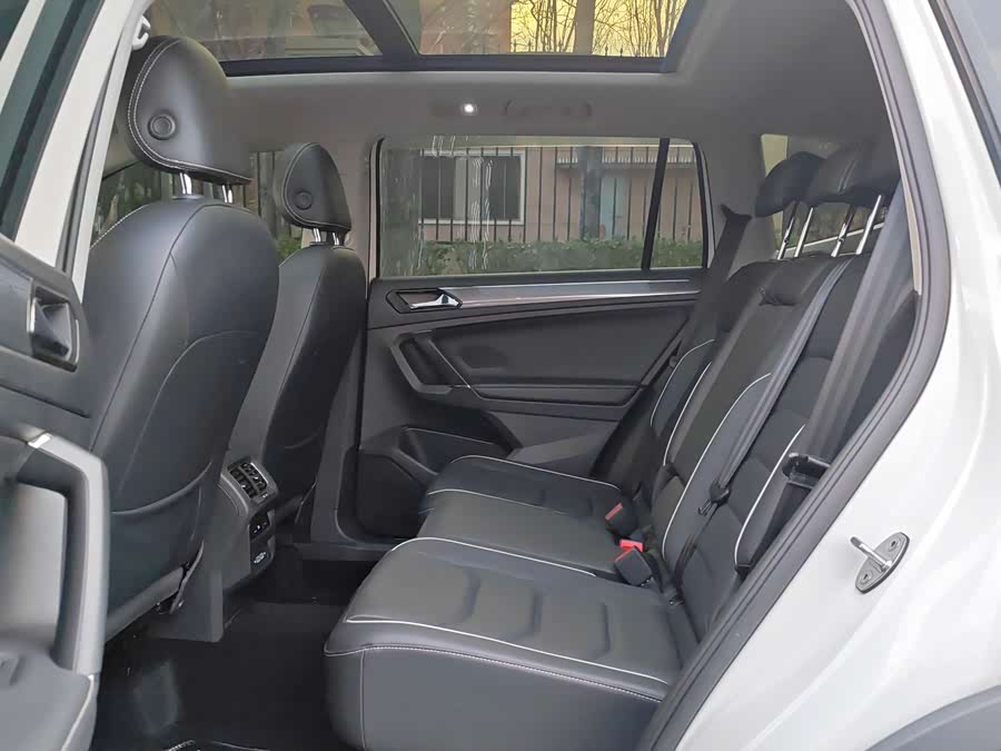 Volkswagen Tiguan L 2020 #11 Volkswagen Tiguan L 2020 car image #11