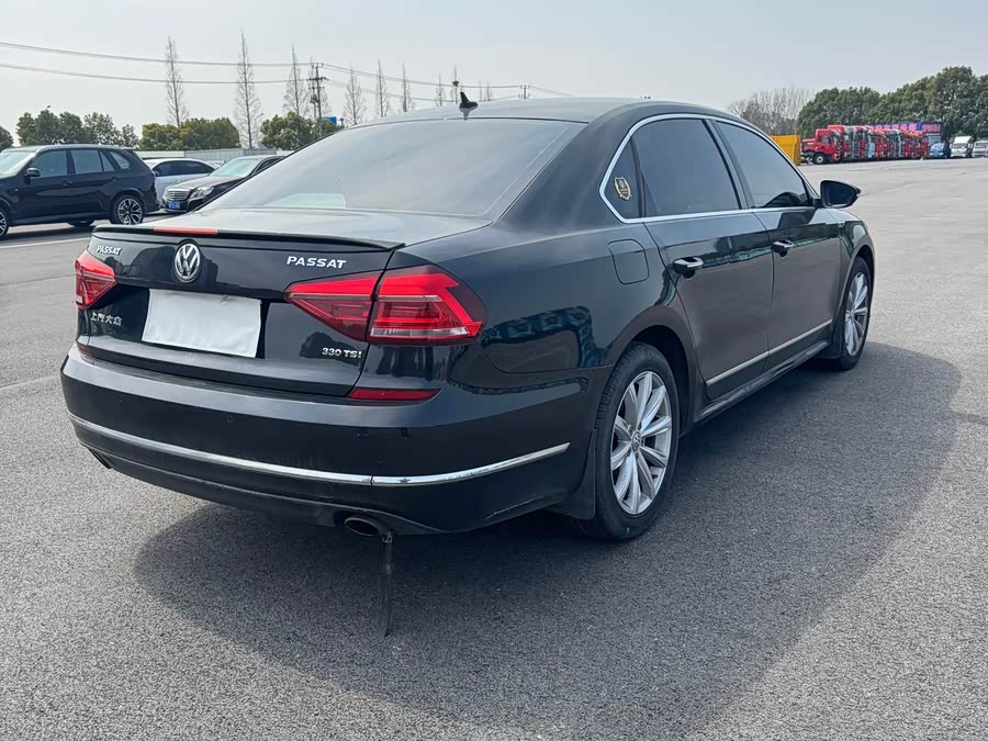 Volkswagen Passat 2013 изображение автомобиля #11