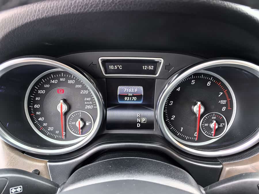 Mercedes-Benz GLE Class 2016 car image #11