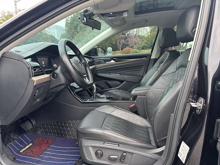 Volkswagen Passat 2021 car image #11