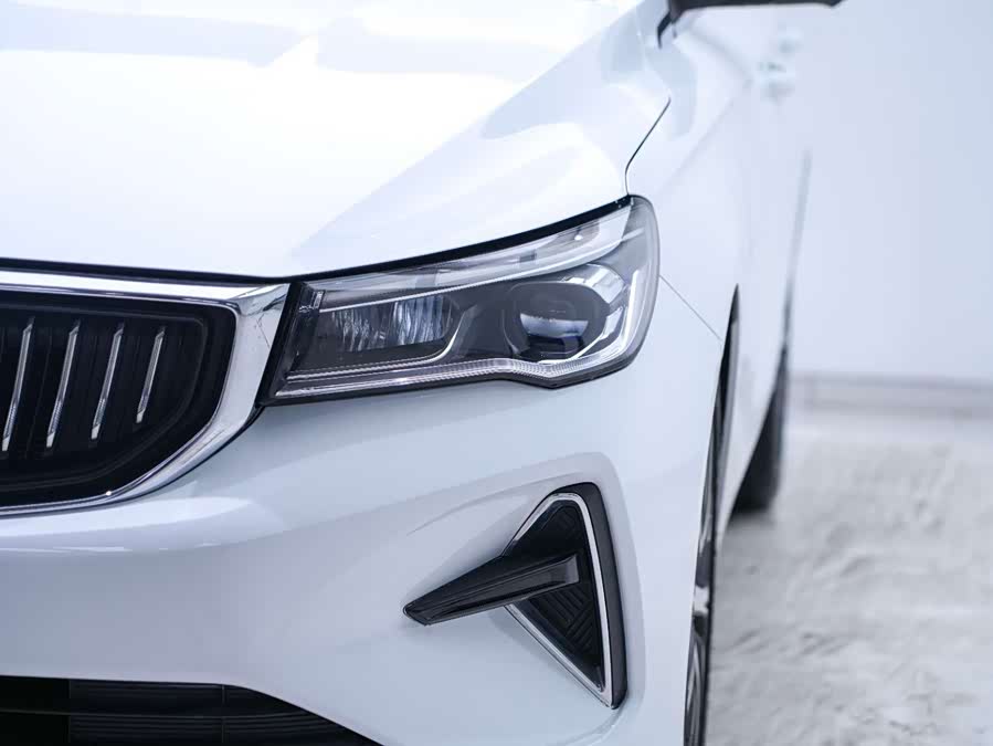 GEELY Emgrand 2021 car image #11
