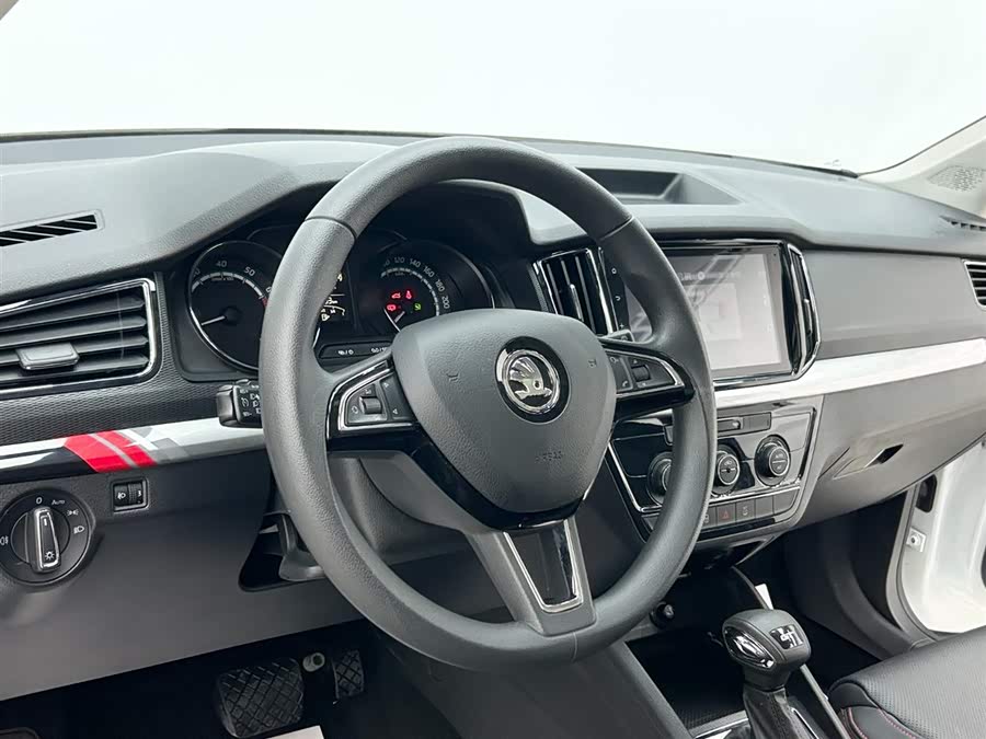 Skoda Kamiq 2023 immagine di auto #11