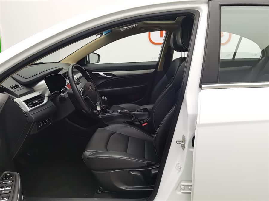 GEELY Emgrand 2018 car image #11