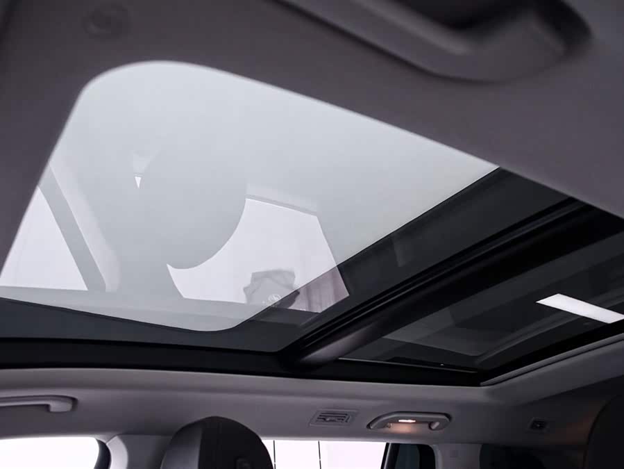 Mercedes-Benz GLS Class 2023 car image #11