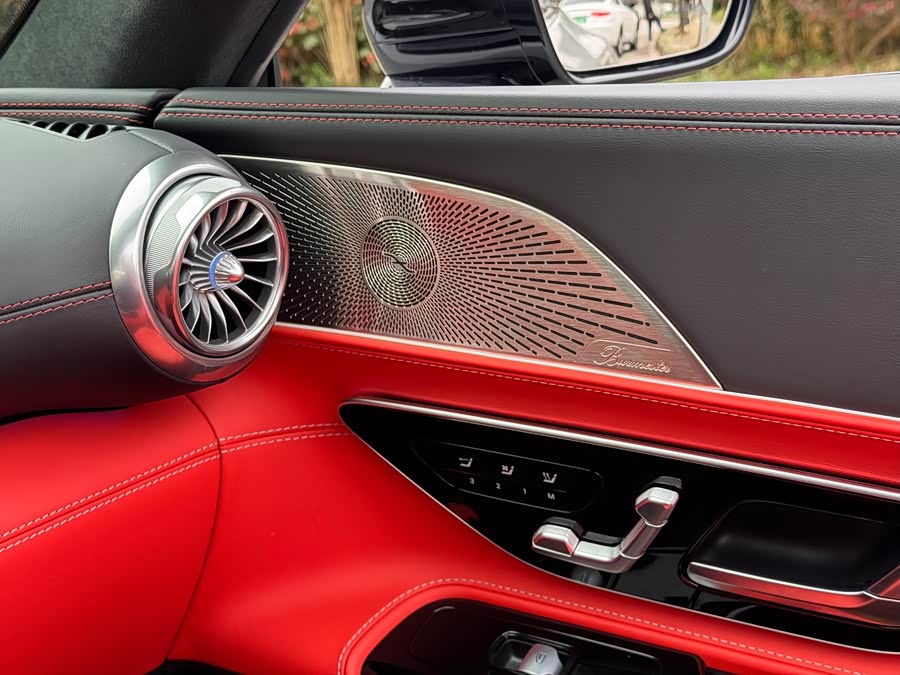 Mercedes-Benz 2024 car image #11